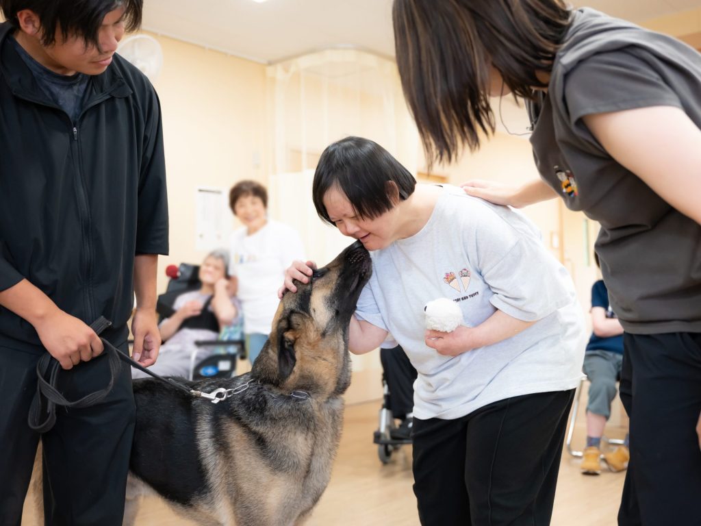 一羊園にセラピードッグがやってきました